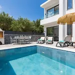 Bougainvillea Boutique 2 By Marathiás